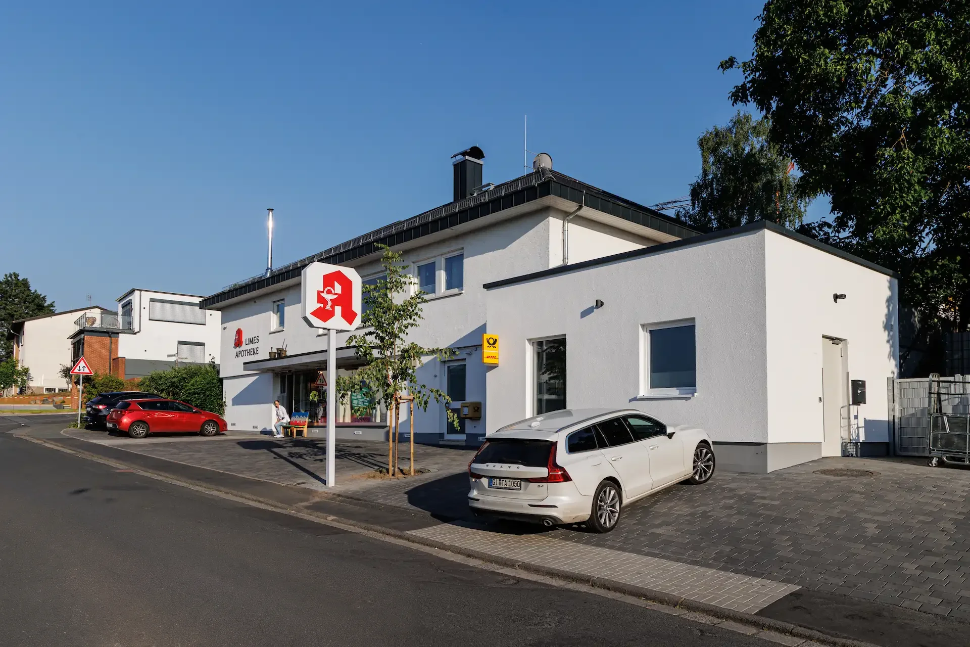 Aussenansicht der Cannabis Apotheke Cannalimes in Pohlheim bei Gießen.